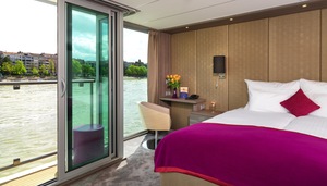 AMADEUS Suite with Walk-Out Exterior Balcony